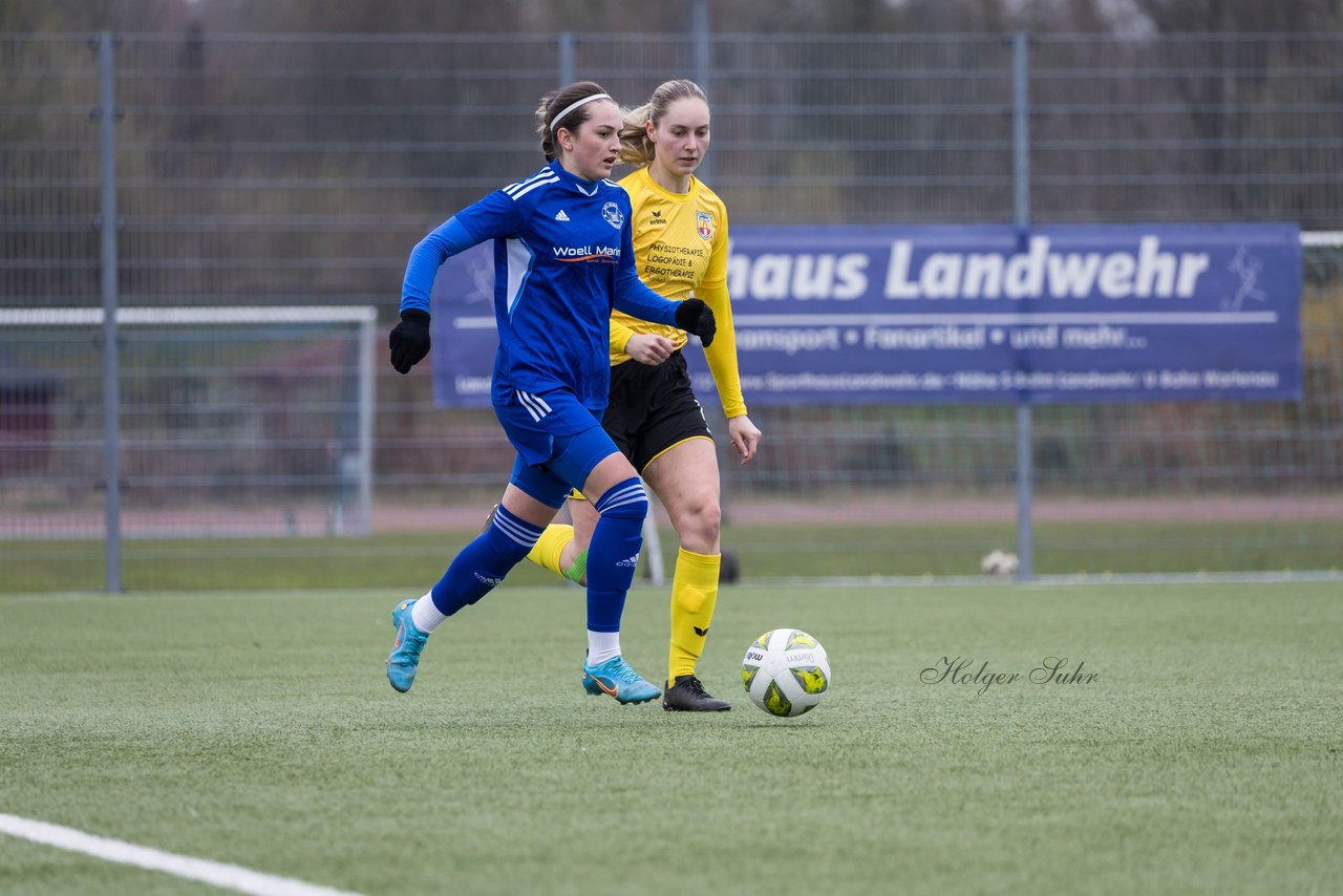 Bild 324 - F SSC Hagen Ahrensburg - SV Frisia Risum-Lindholm : Ergebnis: 1:2